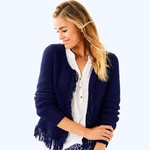 NWT Sweater beautiful navy  blue